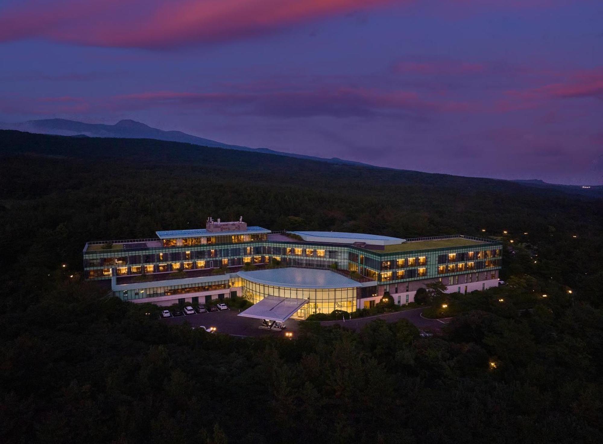 We Hotel Jeju Согвипхо Экстерьер фото
